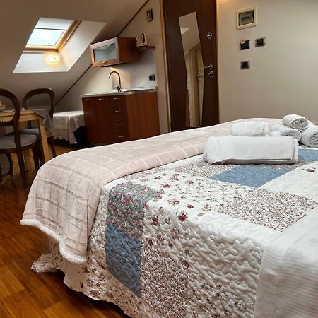 רומא Aurelia Garden Gold B&B מראה חיצוני תמונה