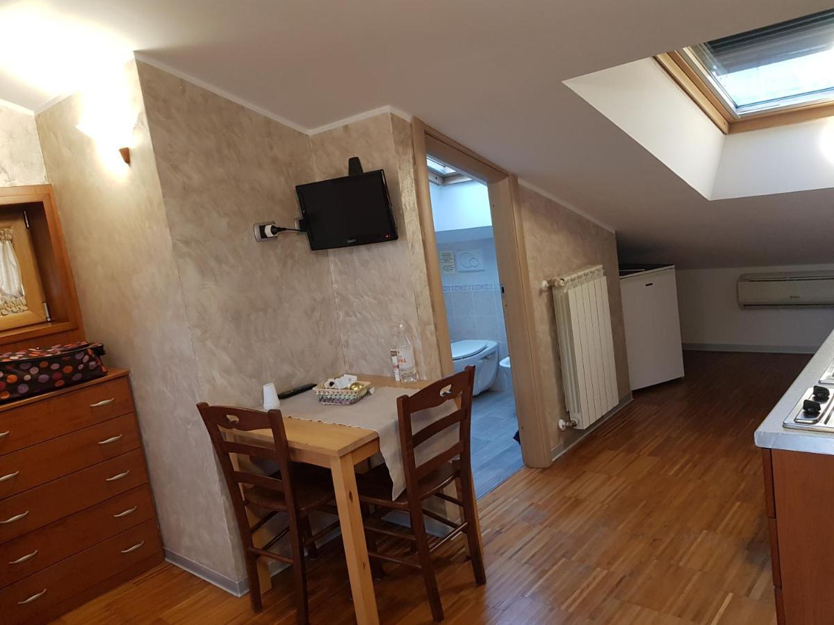 רומא Aurelia Garden Gold B&B מראה חיצוני תמונה
