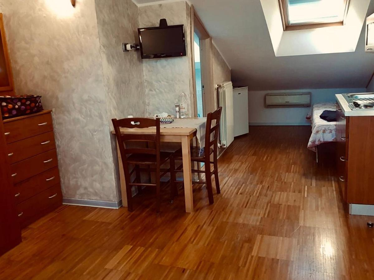 רומא Aurelia Garden Gold B&B מראה חיצוני תמונה