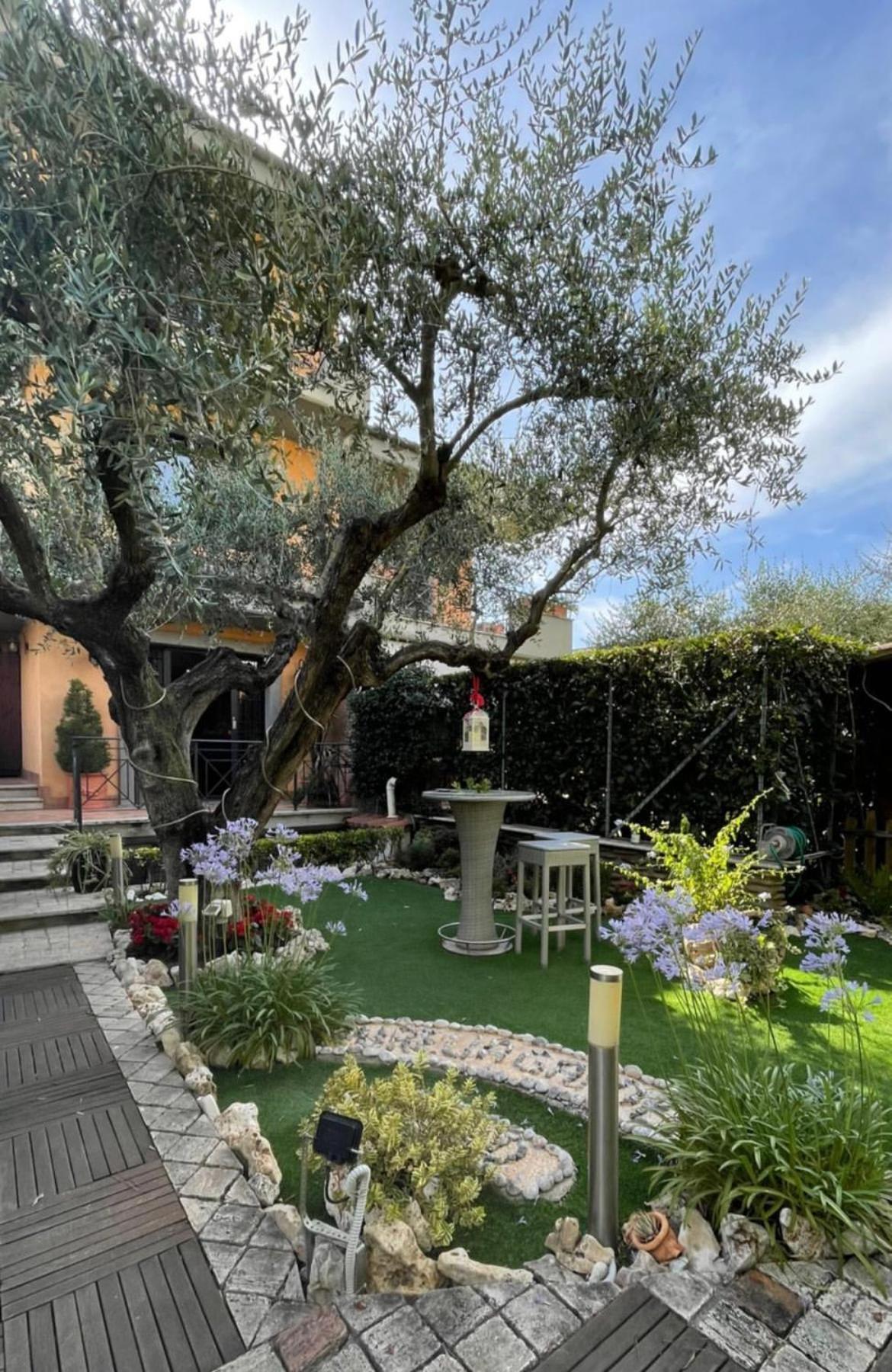 רומא Aurelia Garden Gold B&B מראה חיצוני תמונה