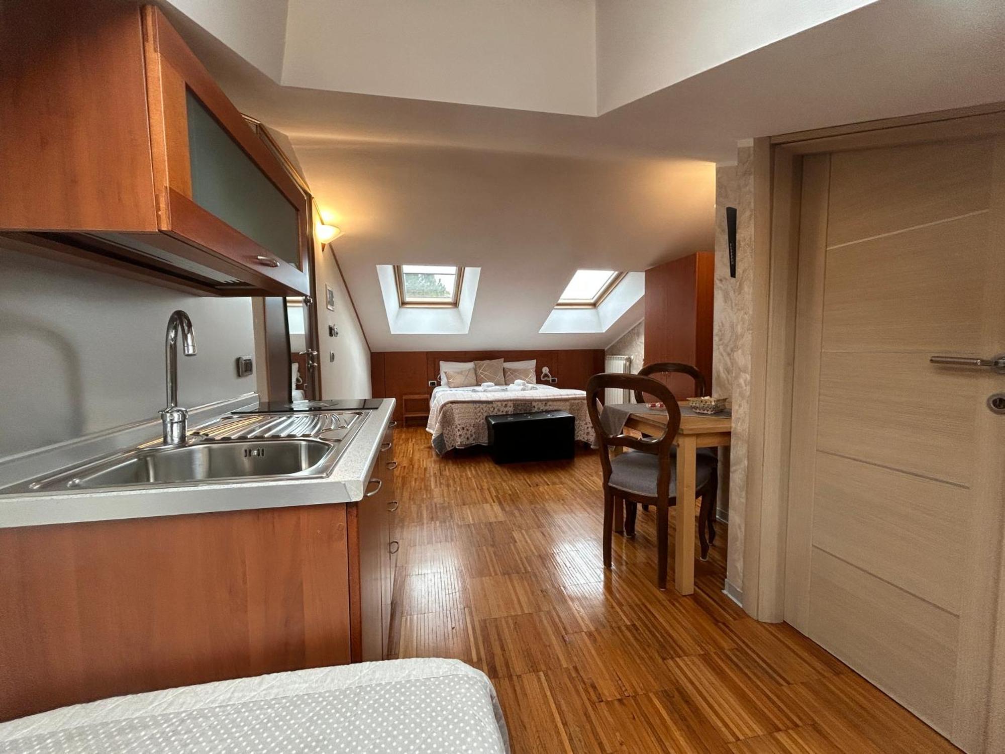 רומא Aurelia Garden Gold B&B מראה חיצוני תמונה