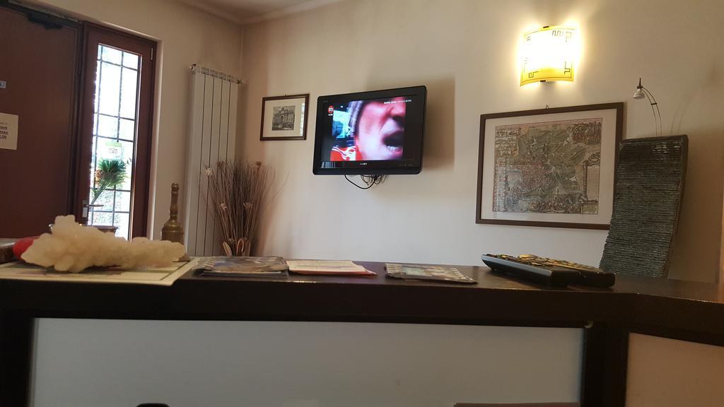 רומא Aurelia Garden Gold B&B מראה חיצוני תמונה